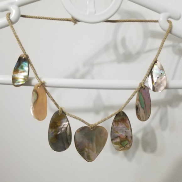 Vtg cord necklace w 7 blistered pearl pendants, 1 is a heart - Picture 7 of 12